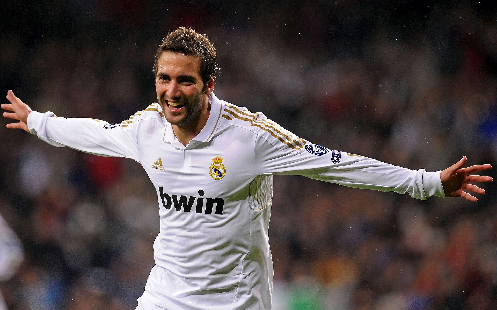 欧洲足球冠军联赛球队阵容大调整，实力有所提升，欧洲足球俱乐部冠军联赛